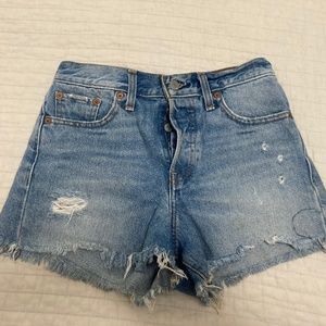 Levi denim shorts size 26